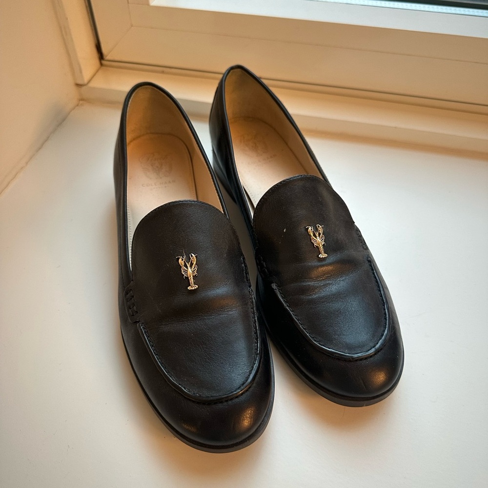 Barely worn black loafers. Cole Haan size 8.5